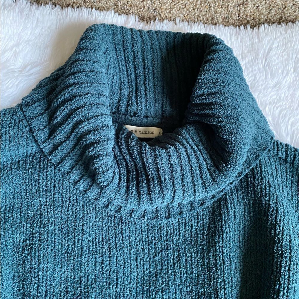 Moon & Madison Sweater - Picture 6 of 7